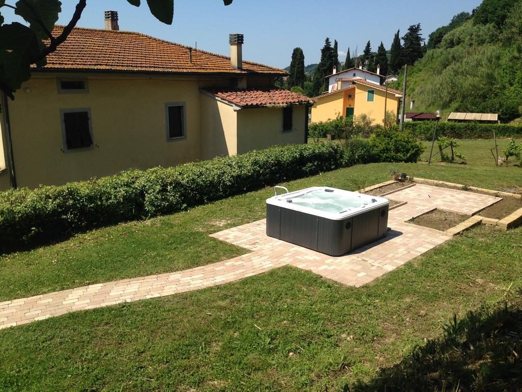 Podere Di Valli Santa Maria a Monte Exterior foto